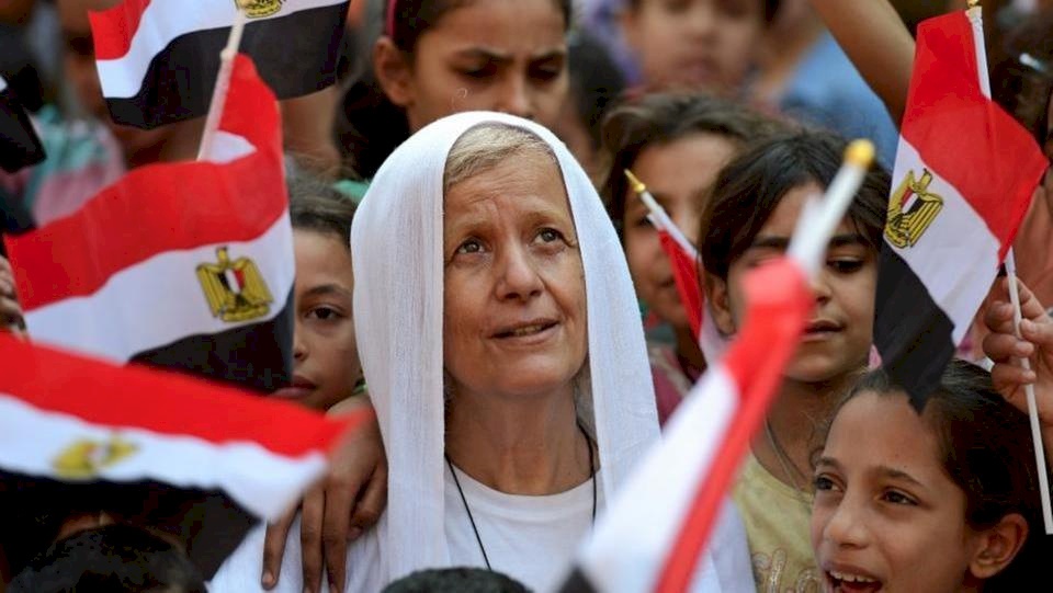 الأم تريزا.. قبطية كرست حياتها لرعاية أطفال مسلمين