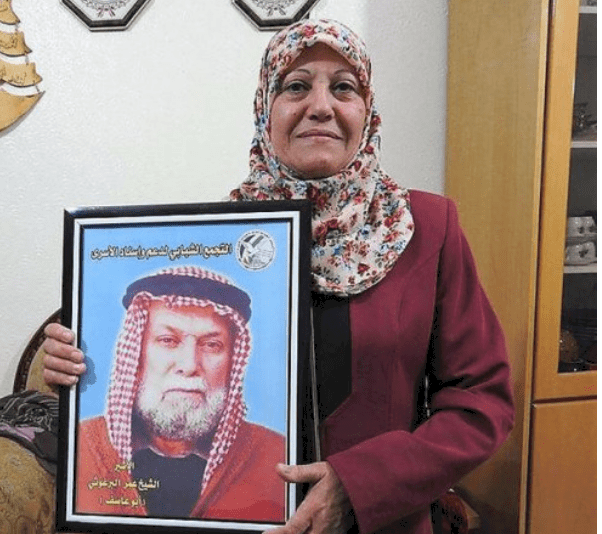 ام شهيد و 3 أسرى و زوجة أسير..الاحتلال يعتقل ام عاصف البرغوثي