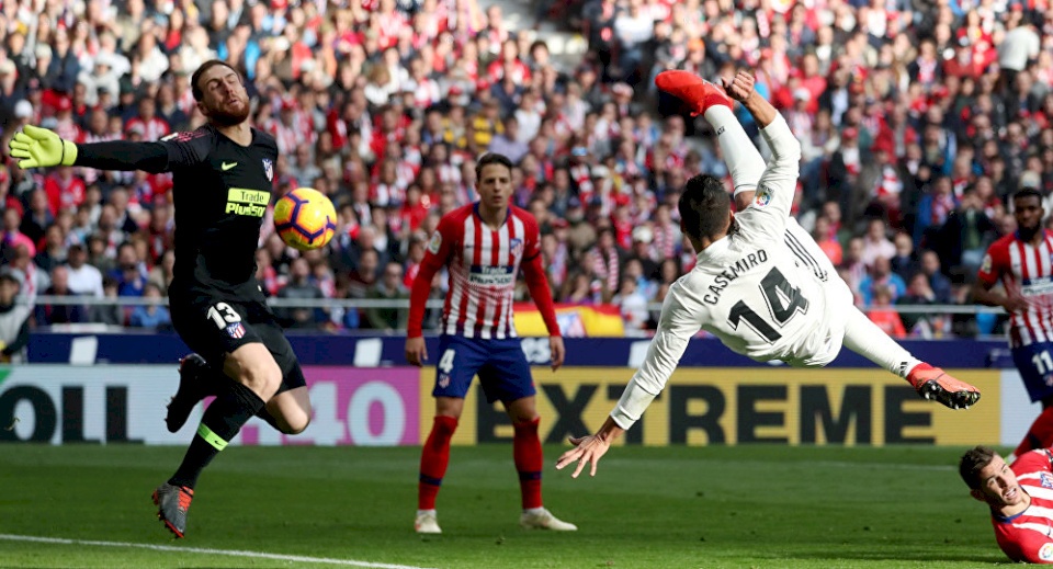 الريال يفوز بديربي مدريد وينقض على مركز الوصافة