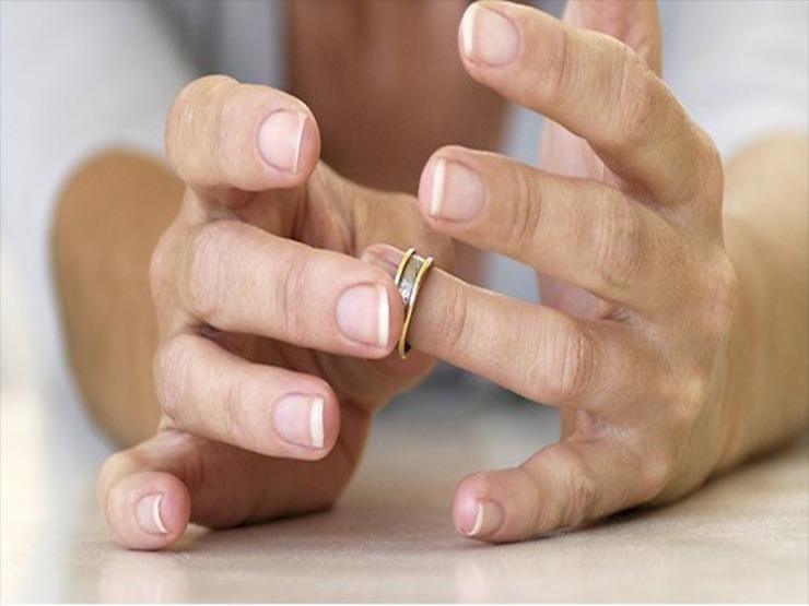 طلاق عشرينية نجحت بالتوجيهي دون علم زوجها