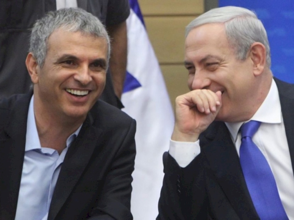 وزير مالية الإحتلال : سنقتطع رواتب الأسرى الفلسطينيين بضغطة زر