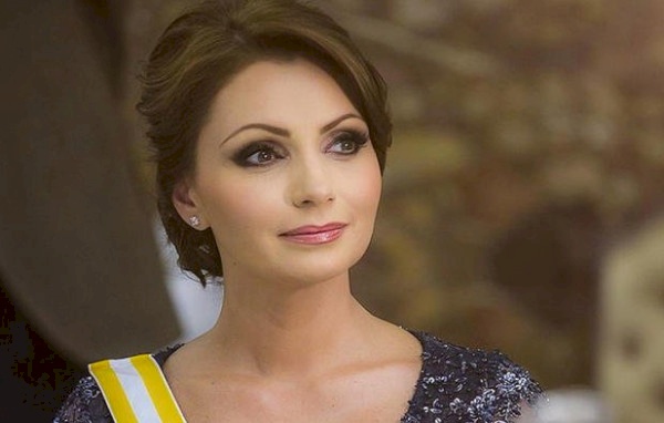 تفكك "العائلة الجميلة".. رئيس المكسيك يطلق زوجته الحسناء!