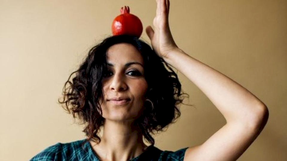 كاتبة بريطانية تدافع عن القضية الفلسطينية بوصفات طبخ