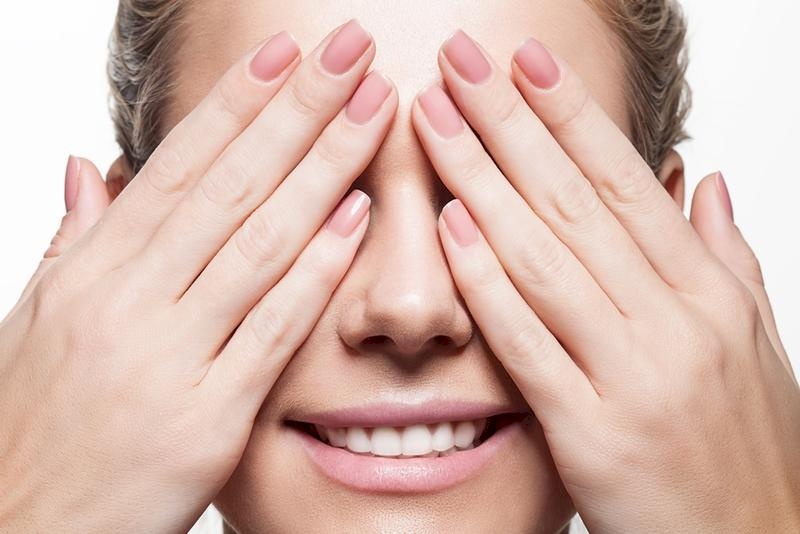 انتفاخ العيون... ما هي أسبابه والحلول العلاجية؟