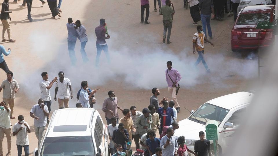 السودان.. الحكومة تتهم المحتجين بتعريض أمن البلاد للخطر