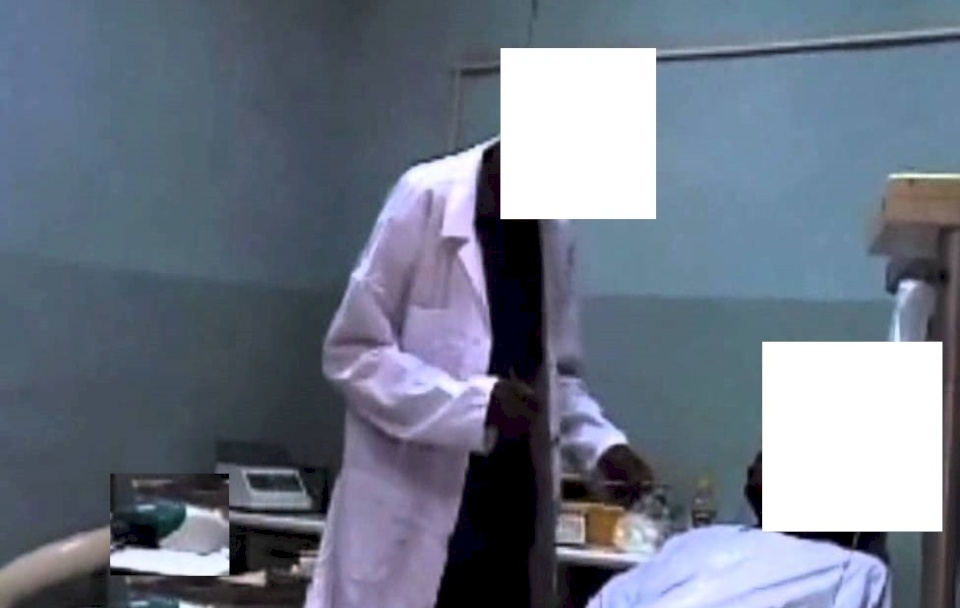 طبيب نسائي لن تصدق ماذا يفعل داخل عيادته !!!