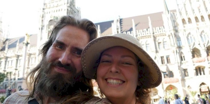 زوجان سافرا إلى 7 بلدان دون دفع فلس واحد