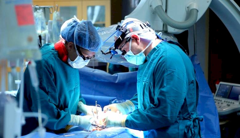 بتعليمات من الرئيس: 16طبيبا فلسطينياً يتوجهون لفنزويلا
