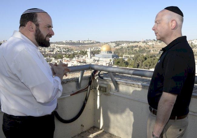 مُجدداً.. غرينبلات يدافع عن اسرائيل