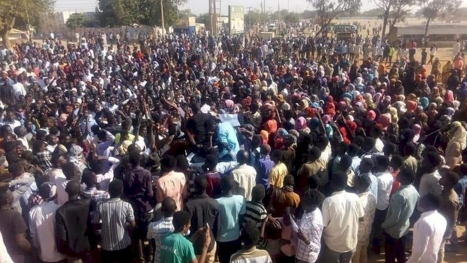 السودان.. إضراب عام يُصعد الضغوط على النظام الحاكم