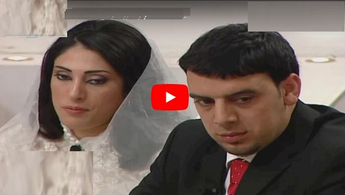 فيديو.. قصتهما بدأتْ بمقلب لتنتهي بكتب كتاب على الهواء!