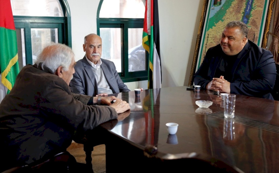 محافظو محافظات غزة يعقدون اجتماعاً طارئاً