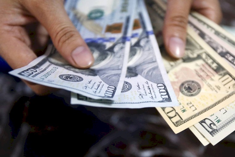 هذه هي آلية خصم القروض من رواتب الموظفين بالضفة وغزة