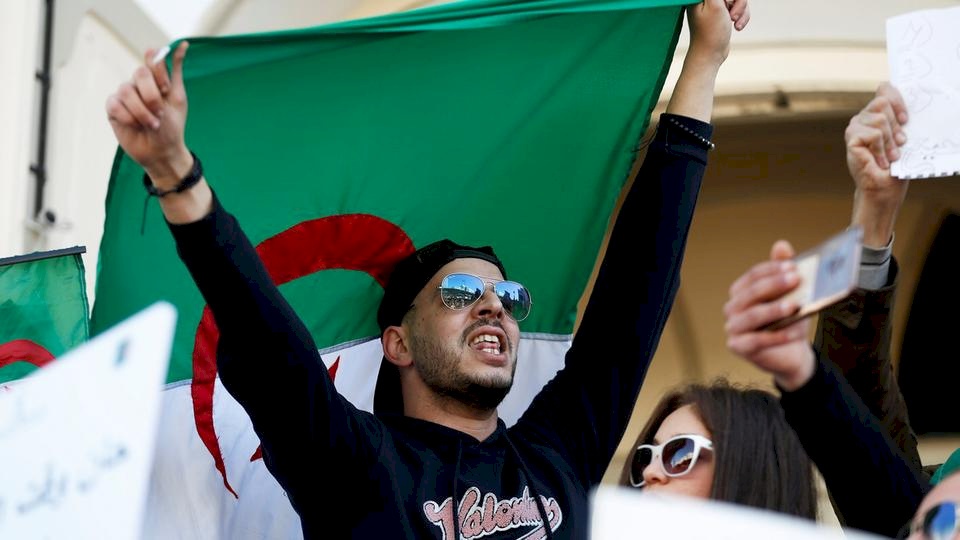 الجزائر.. تنديد بإغلاق الجامعات ومظاهرات طلابية اليوم