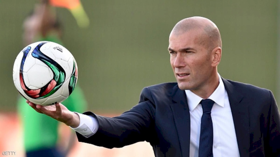بعد 9 أشهر.. زيدان يعود رسميا لريال مدريد