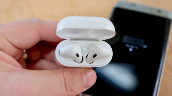 ما علاقة سماعات "AirPods" بالسرطان؟