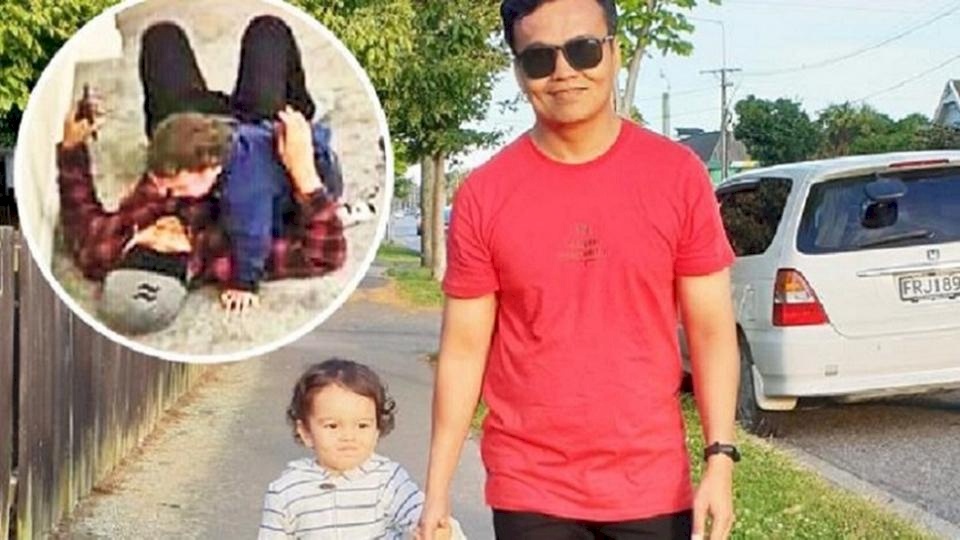 قصة الصورة الأكثر تعبيرا في مجزرة المسجدين بنيوزيلندا