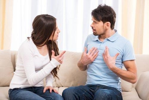 خطيبي لا يهتم بي.. ماذا أفعل؟