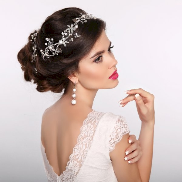 تعلمي 5 اسرار لاختيار مثالي لإكسسوارات يوم زفافك