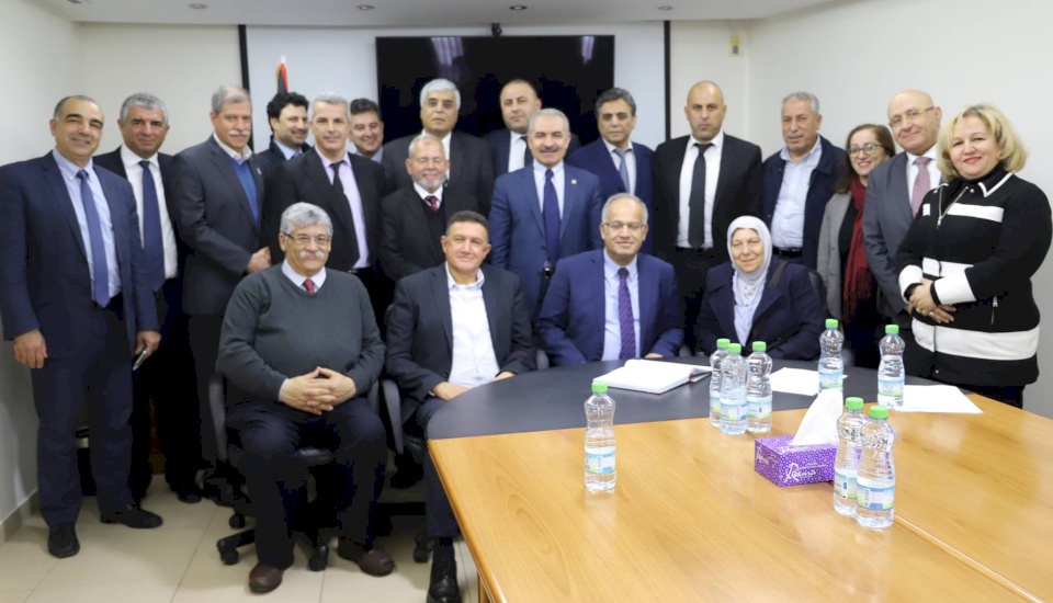 بالصور: اشتية يبحث احتياجات مدينة القدس