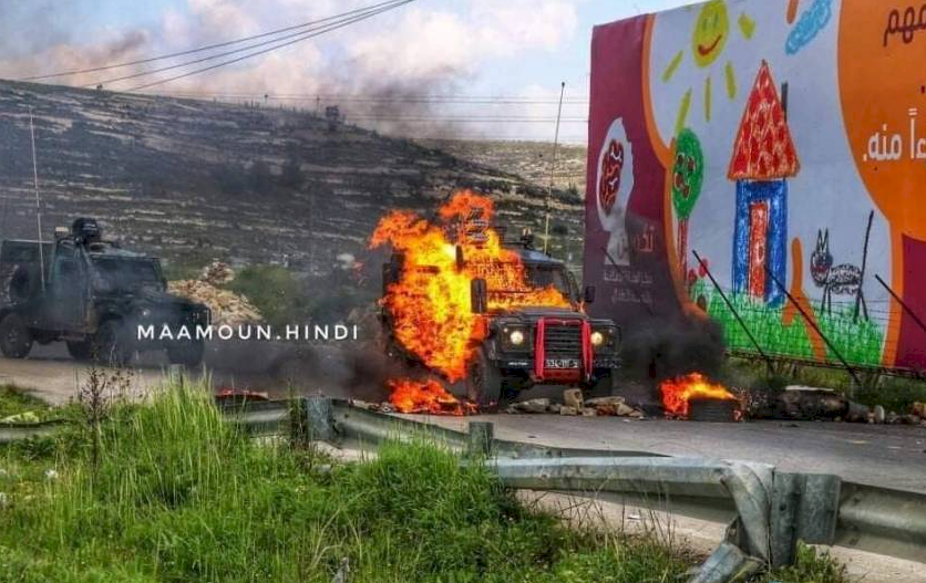 حرق جيب بمواجهات مع الاحتلال على مدخل البيرة