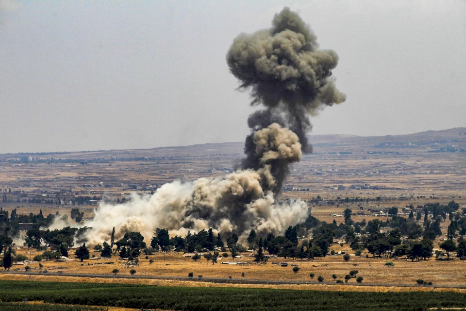 الاحتلال يستهدف مجموعة من المواطنين شرق غزة