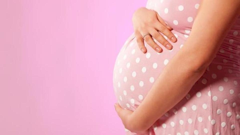حذارِ العمل ليلاً.. قد تفقد الأم جنينها