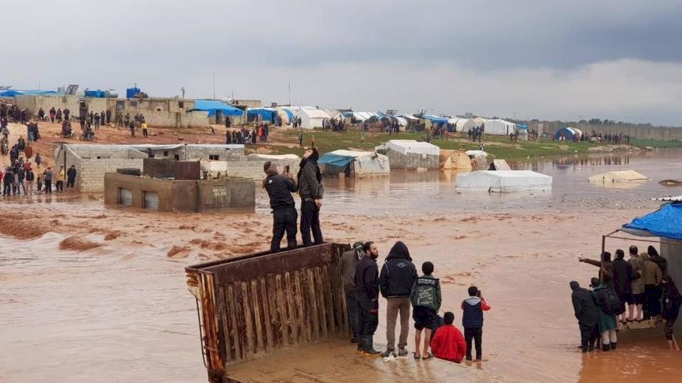الأمم المتحدة: الأمطار تغرق 40 ألف نازح في شمال غرب سوريا