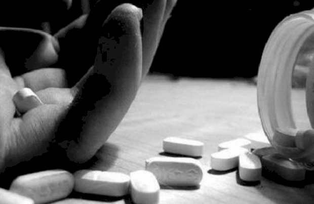 إنتحار مطرب عالمي من أجل إبنه.. وهذه رسالته الأخيرة