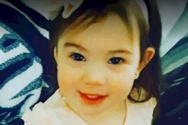 أم تضرب طفلتها حتى الموت والسبب صادم!