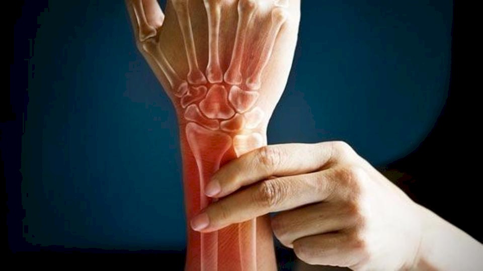 8 طرق طبيعية لمكافحة التهاب وألم المفاصل