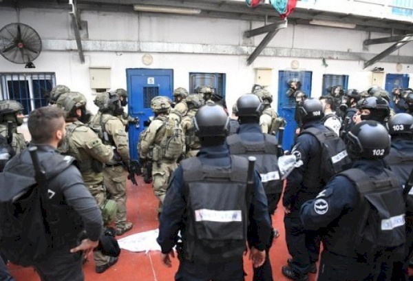 قناة عبرية تكشف سبب فشل المفاوضات بين الاحتلال والأسرى