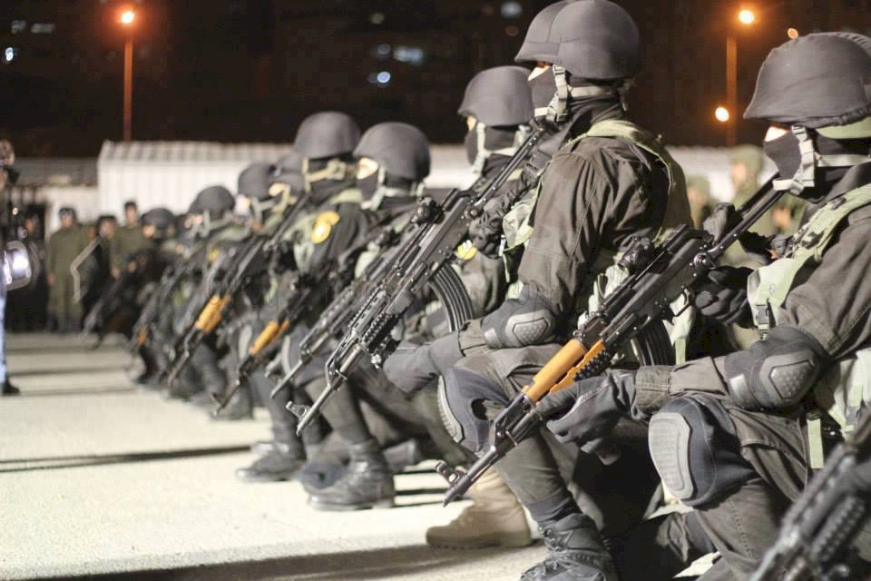 تعرض قوة من الشرطة لاطلاق نار واصابة ضابطين