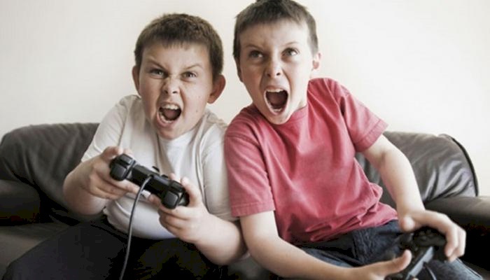 ماذا تفعلون إذا كان طفلكم لا يستطيع التوقف عن ألعاب الفيديو؟