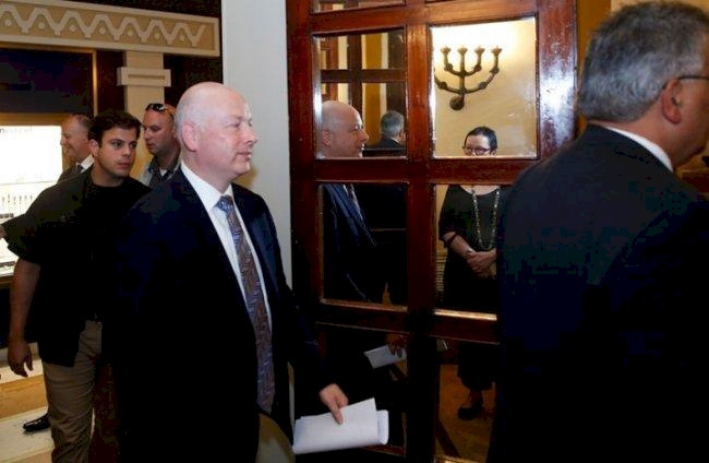 شاهد: أمريكا تنشر خريطة جديدة لفلسطين المحتلة 