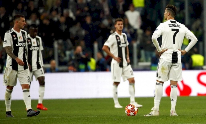 دوري الأبطال: أياكس يقصي يوفنتوس وبرشلونة يجرد "الشياطين الحمر"