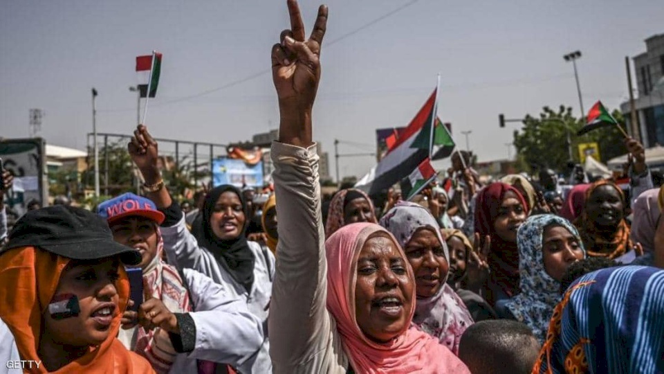 الآلاف يتدفقون على الاعتصام أمام مقر الجيش السوداني