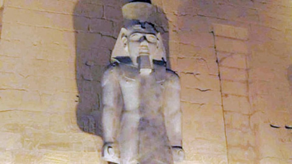 مصر تزيح الستار عن تمثال رمسيس الثاني بالأقصر