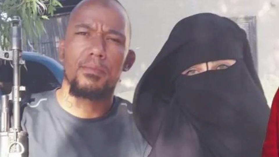 أرملة داعشي شهير تعيش راغدة بألمانيا.. "منسقة حفلات"!
