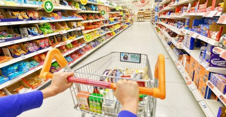 دولة عربية تخفض اسعار 500 سلعة برمضان