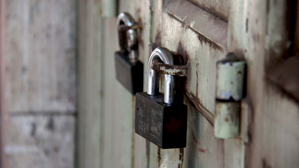 توضيح صادر عن النيابة بخصوص اعادة فتح محلات برام الله بعد اغلاقها