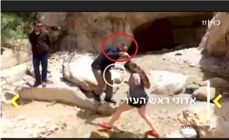 فيديو.. رئيس بلدية اردنية يساعد اسرائيليين.. وهذا ما قاله