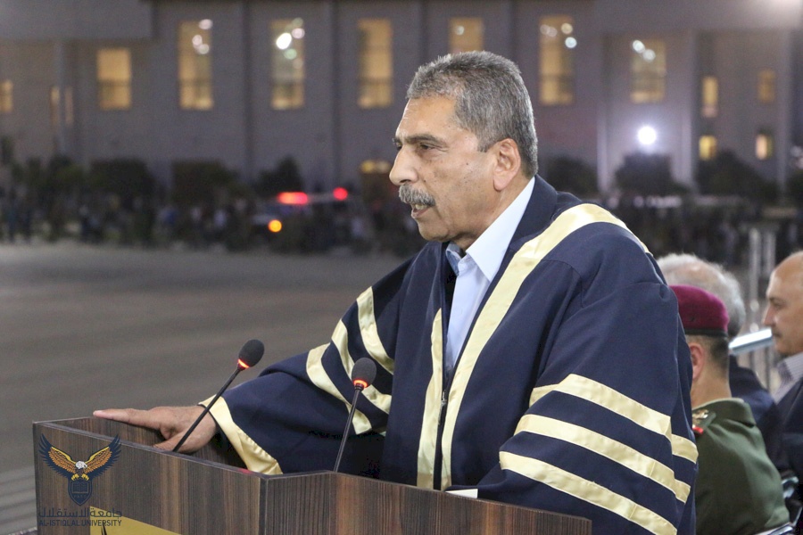  رسائل هامة لكافة الأطراف الفلسطينية من اللواء الطيراوي في حفل تخرج جامعة الاستقلال