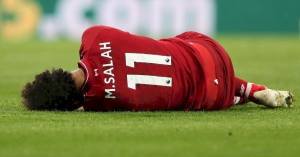 بالصور.. إصابة اللاعب محمد صلاح قوية جداً