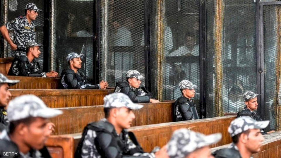 مصر.. حكم نهائي بإعدام 13 إرهابيا قتلوا وأصابوا رجال شرطة