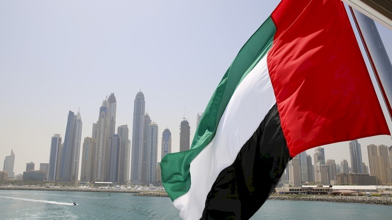 دبلوماسية إماراتية تفند اتهامات الدوحة بشأن التمييز ضد القطريين