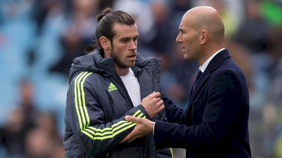 زيدان يطلب من بيل مغادرة ريال مدريد ويحدد مصير البرازيلي مارسيلو