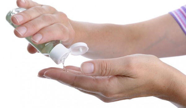 إليك الطريقة الصحيحة لاستخدام معقم اليدين