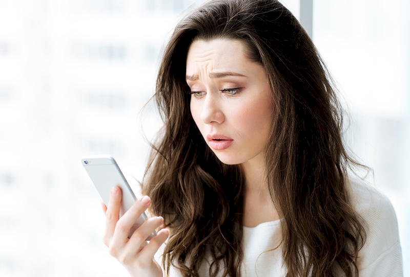 للبنات.. السوشيال ميديا تسبب الاكتئاب