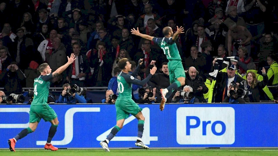 مورا يقلب الطاولة على أياكس ويقود توتنهام إلى نهائي الأبطال